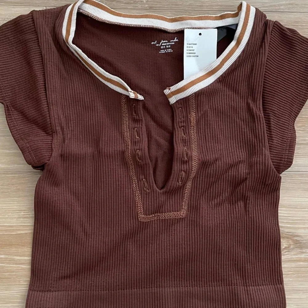 NWT Out From Under Go For Gold Seamless Crop Top sz XS/S - Picture 1 of 2